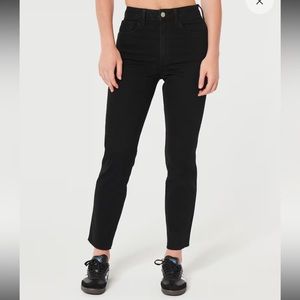 Hollister high rise black mom jeans size 27